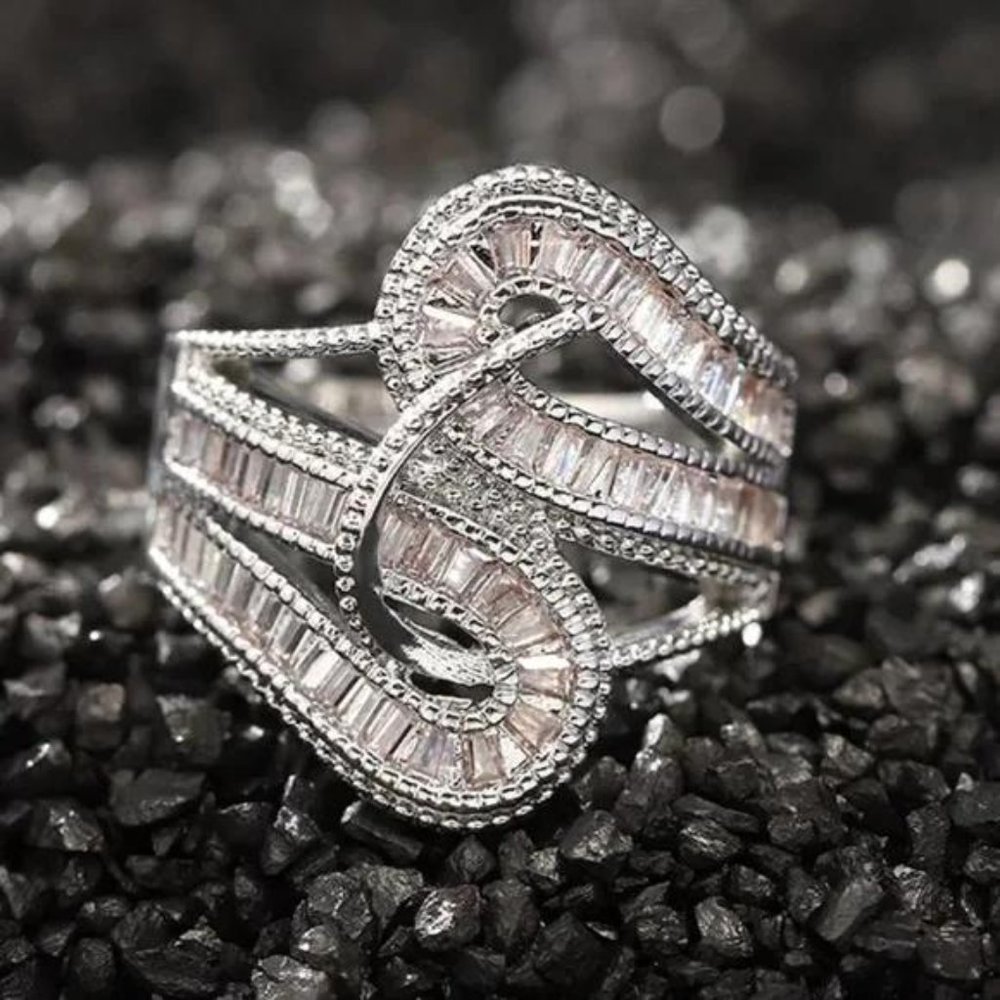 STERLING SILVER DIAMOND RING, CUTE RING, SHINY RING. - Picture 3 of 5